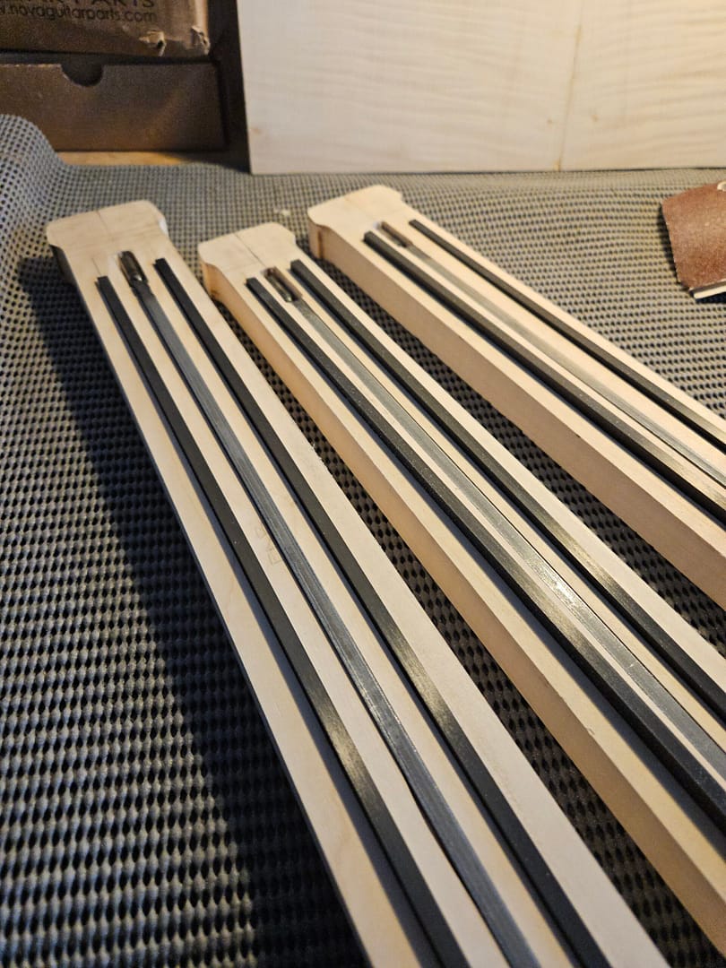 Manches renforcés de renforts en carbone - Jiyu Guitars